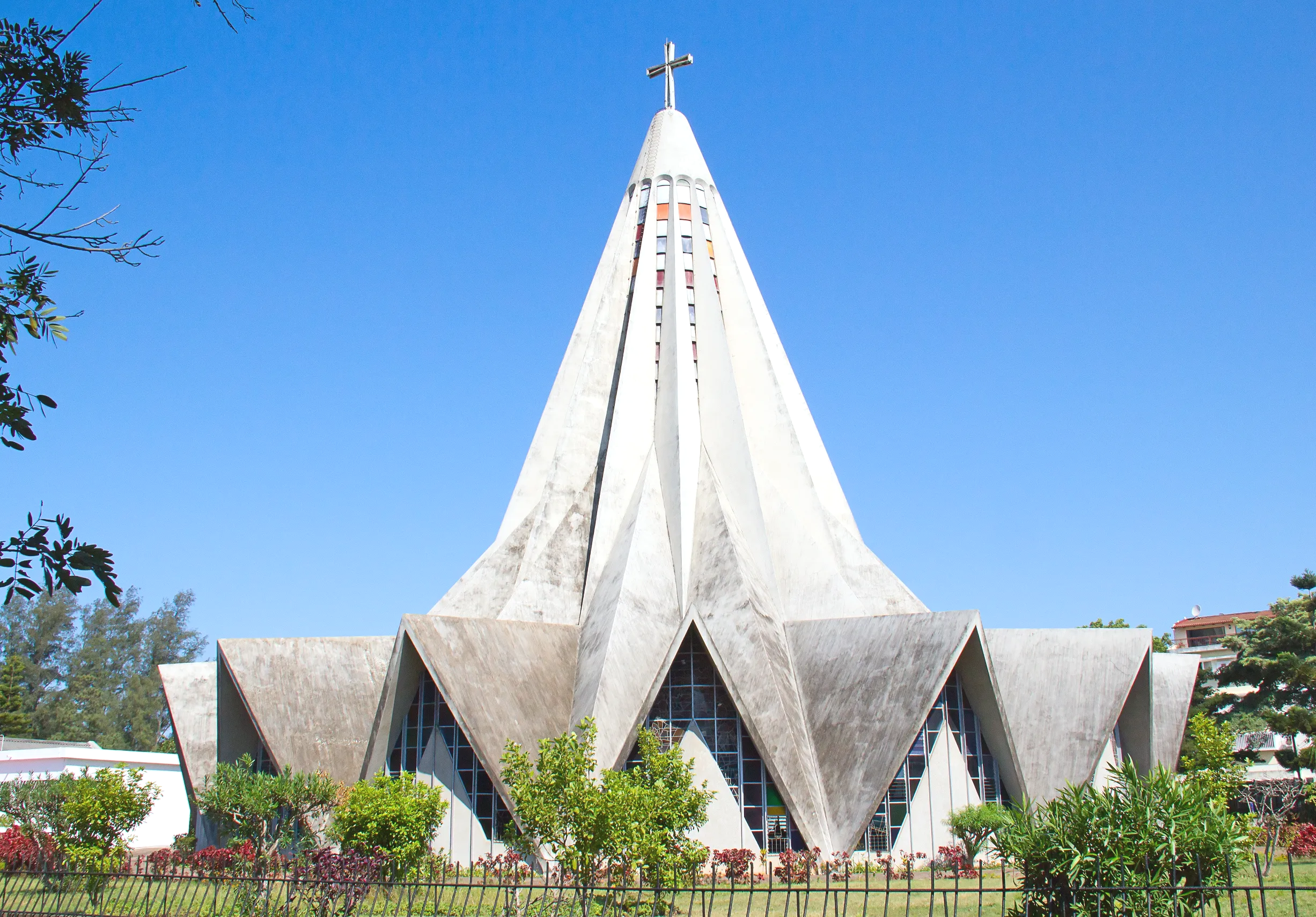 the famous city church in maputo mozambiqu