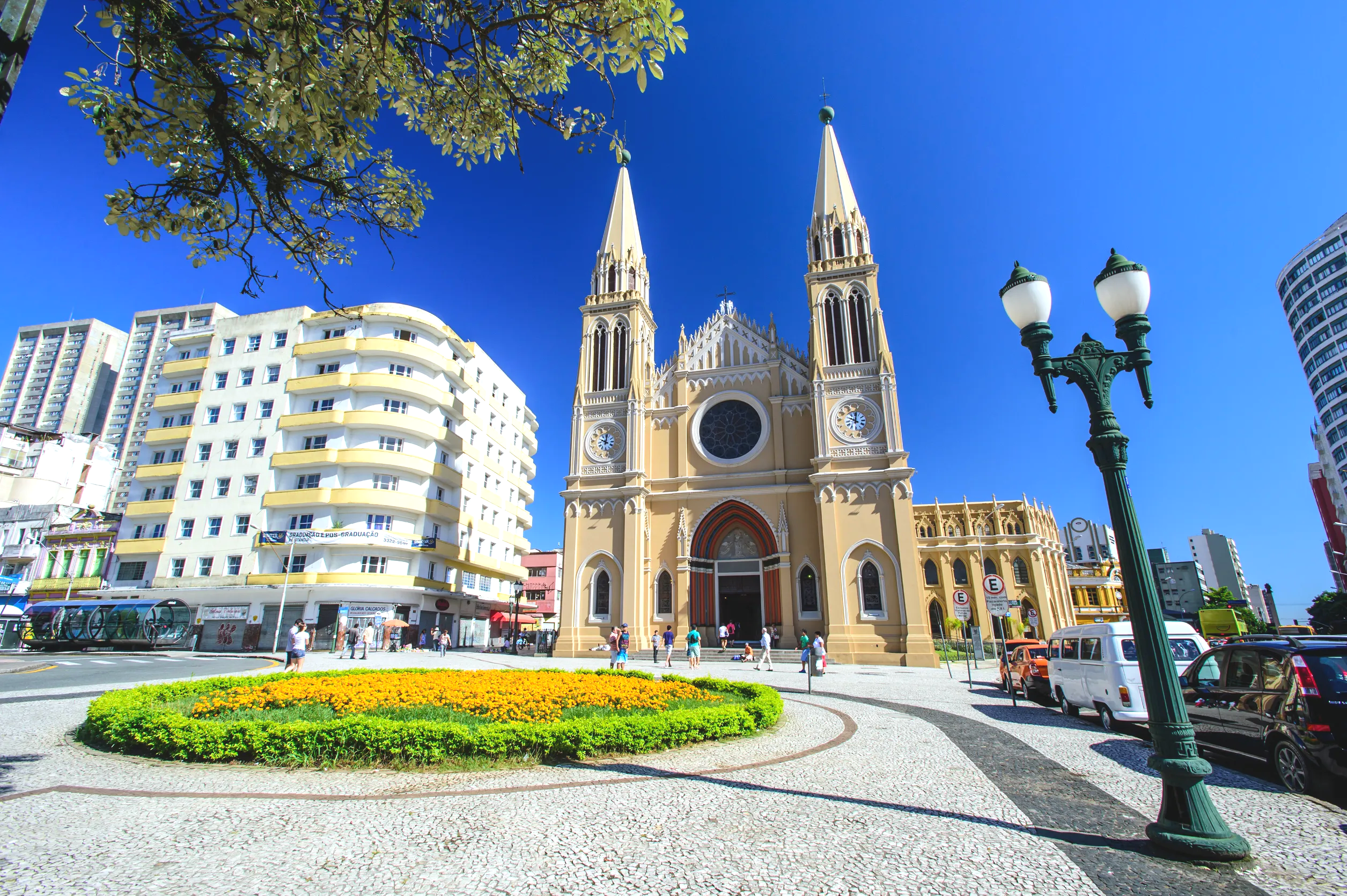 the famous old cathedral in curitiba brazil