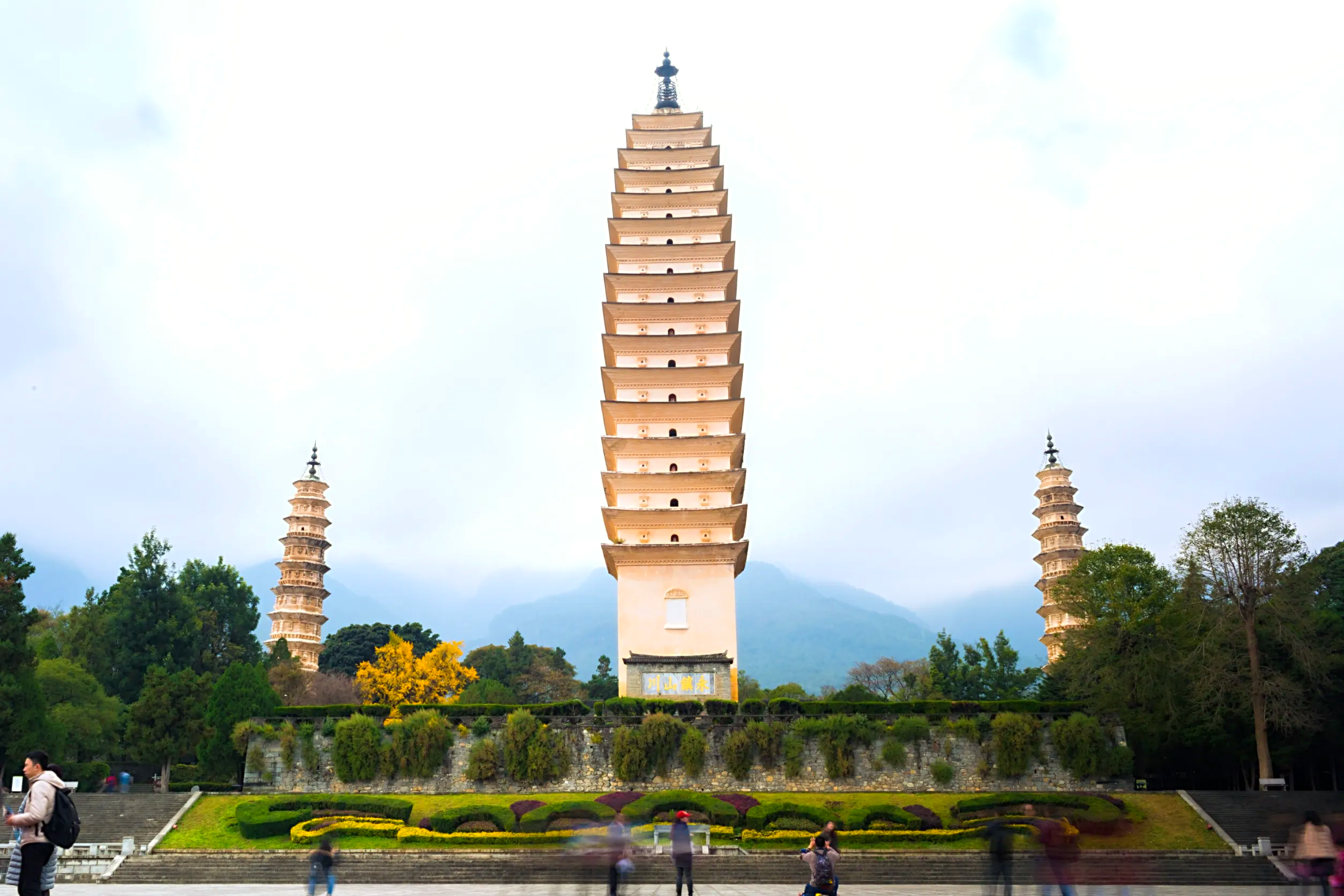 thje famous view of pogoda in beijing china